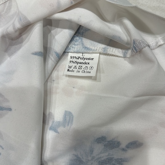 Button up blouse - Picture 3 of 3